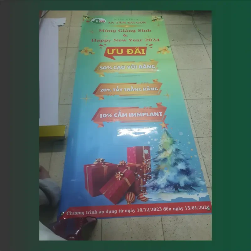 in standee gắn khung chữ X