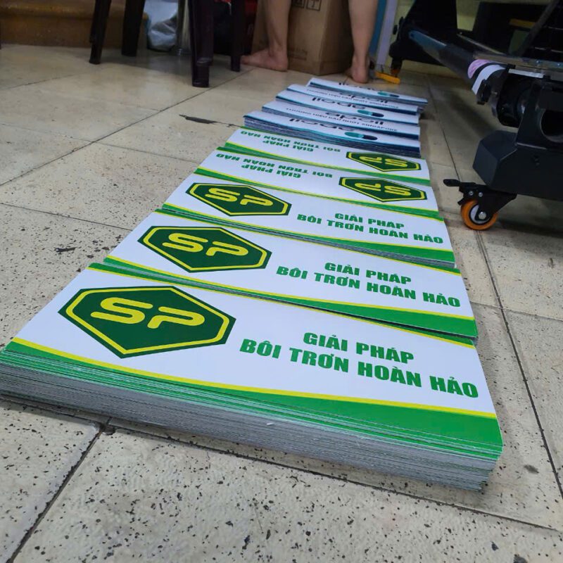 in decal tem nhãn dán xe